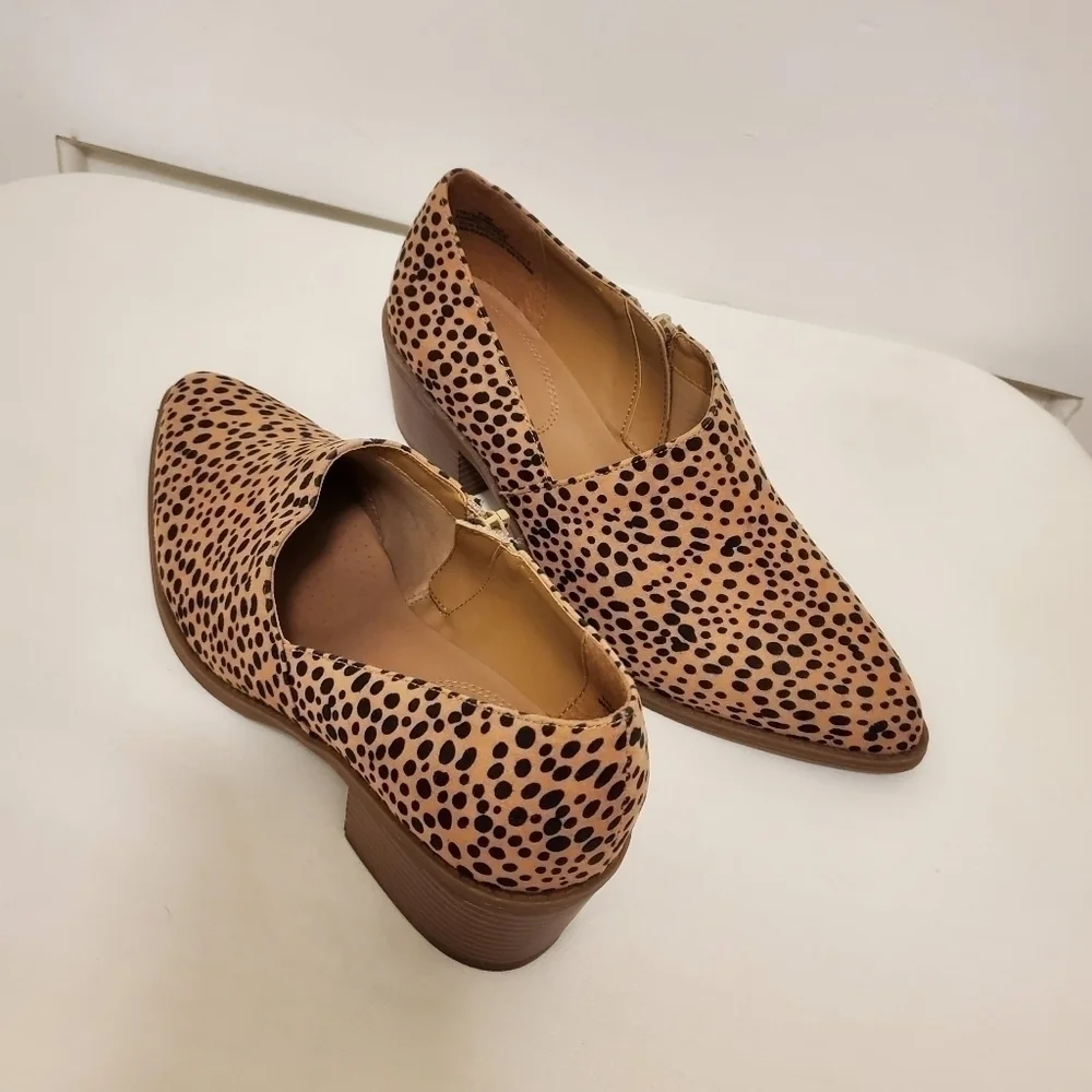 NWOB Maurices Amanda Leopard Stitch Low Side Shootie Size 8.5